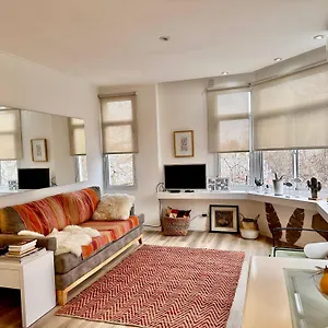 Departamento En Calle Aristides, Mejor Zona Turistica , Mendoza Argentina